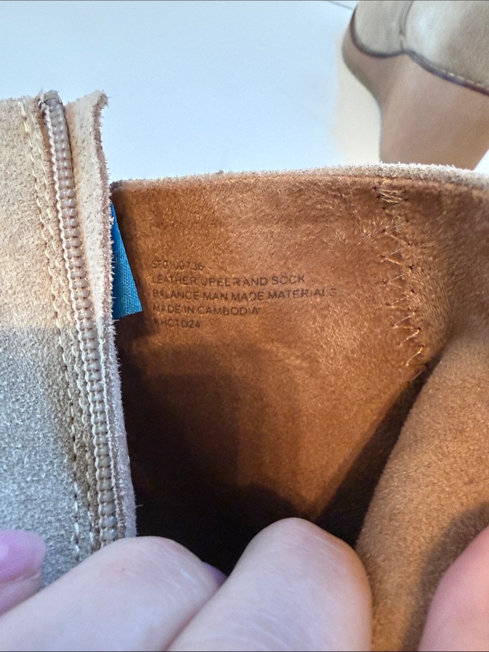 NWOT Nordstrom Sale SOFFT Brand suede tan dark brown wedge zip inside size 9. - Picture 6 of 7